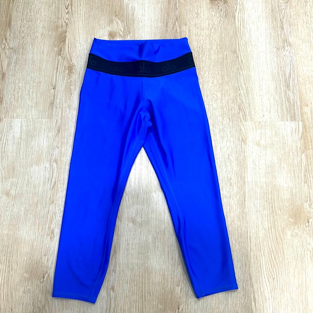 ALO yoga capri leggings in Royal blue